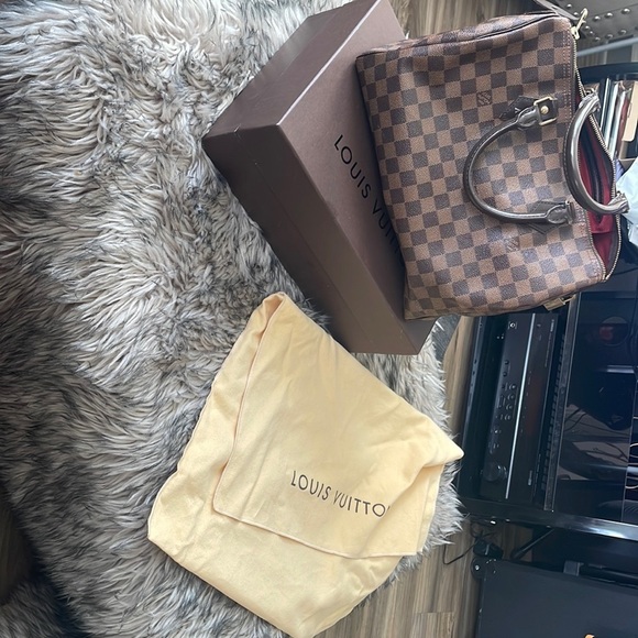 Louis Vuitton Handbags - Authentic Louis Vuitton Speedy Handbag